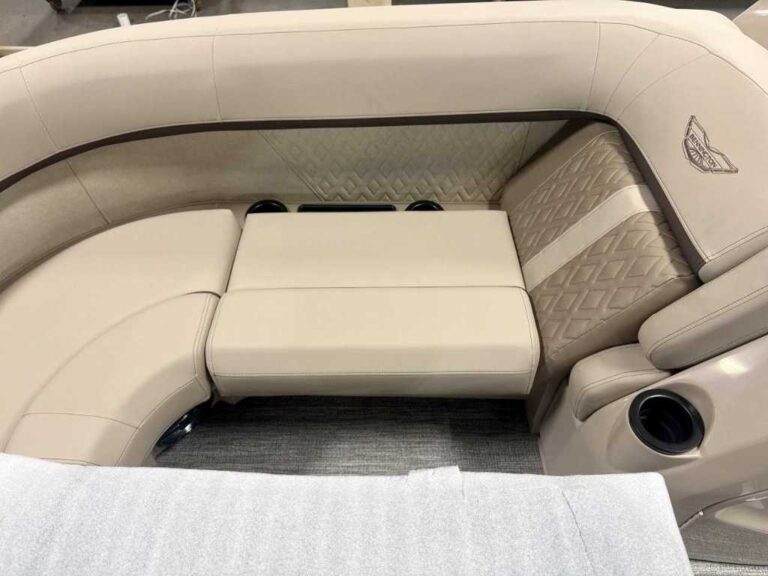 2026 Bennington 22MSB - SPS - Blackout US-ETWS0123L526 [photo 5]